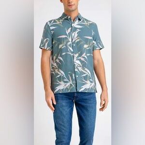 Perry Ellis men’s shirt short sleeves, button up. Leaf print. Greenish grey. XXL